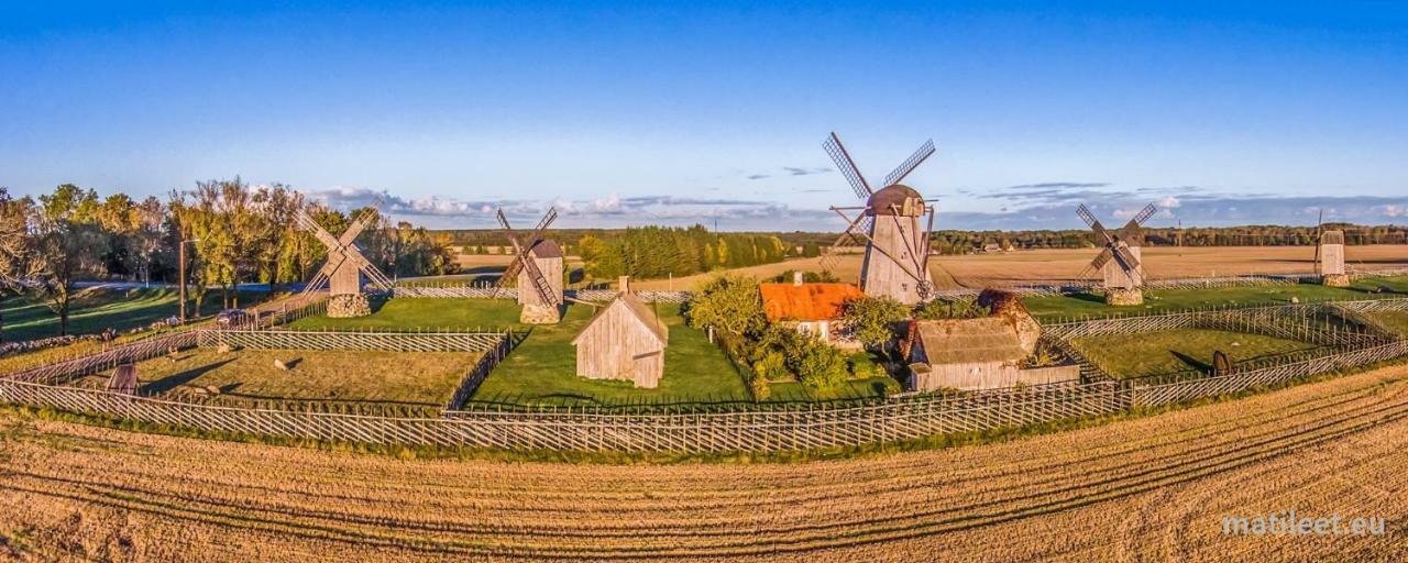 Cozy Summer House With Free Parking Near City Center & Beach Kuressaare Kültér fotó