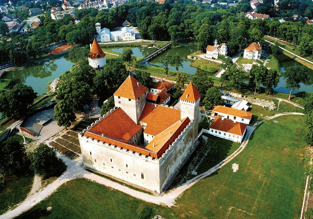 Cozy Summer House With Free Parking Near City Center & Beach Kuressaare Kültér fotó
