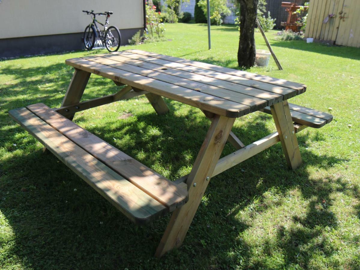 Cozy Summer House With Free Parking Near City Center & Beach Kuressaare Kültér fotó
